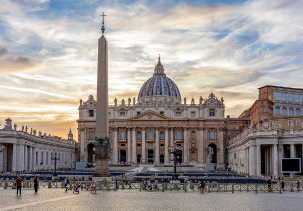 Basílica de São Pedro, no Vaticano, sede da Igreja Católica e do catolicismo.