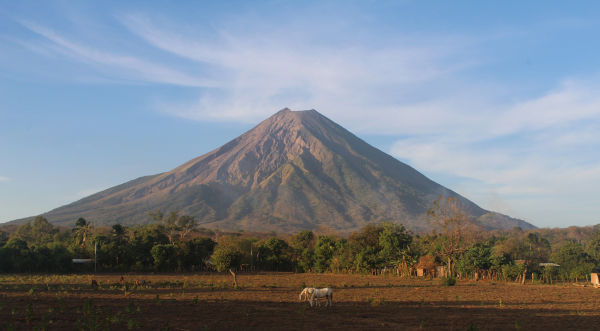 Vista de vulcão na Nicarágua
